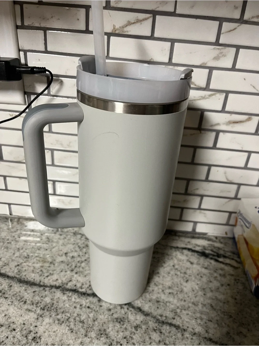 Stanley The Quencher H2.0 FlowState Tumbler 40oz Color Calcite Calacatta - Picture 3 of 7